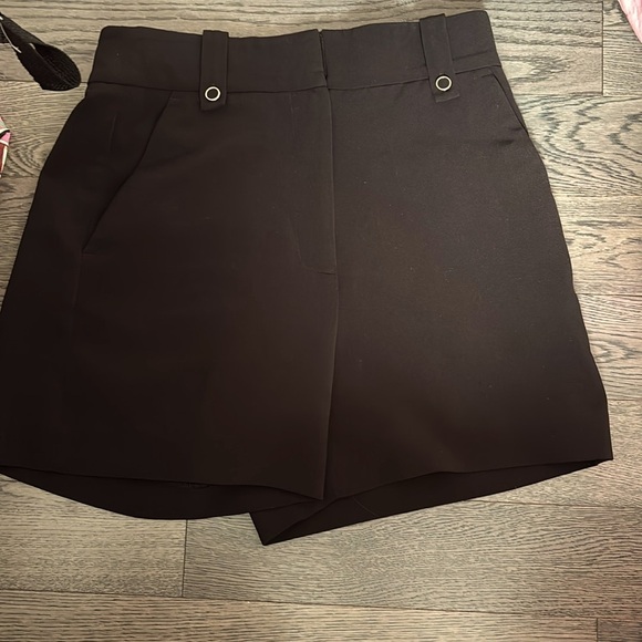 Black high waisted shorts - Picture 2 of 9